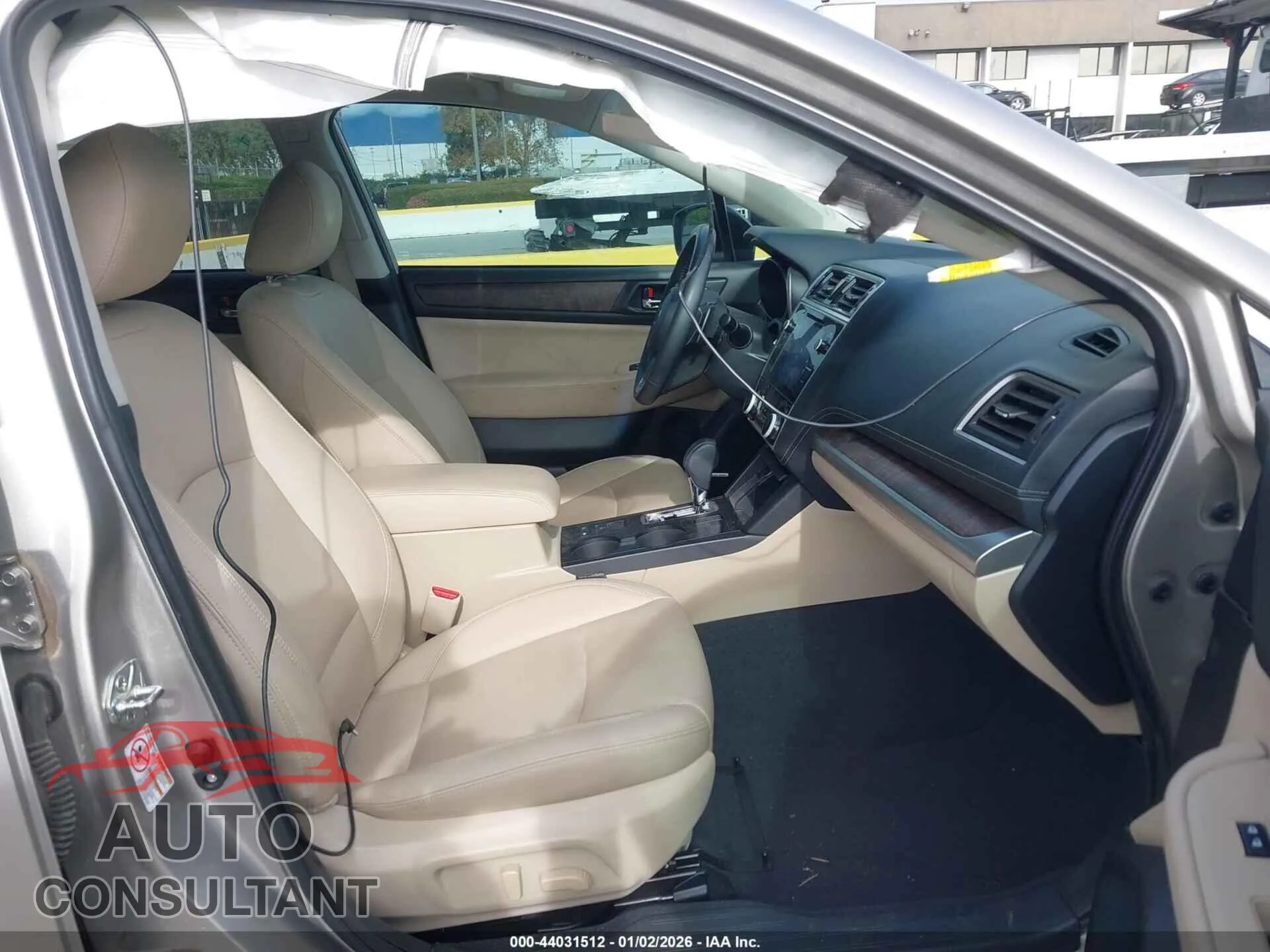 2018 SUBARU OUTBACK Damaged VIN 4S4BSENC6J3230009 – interior seats