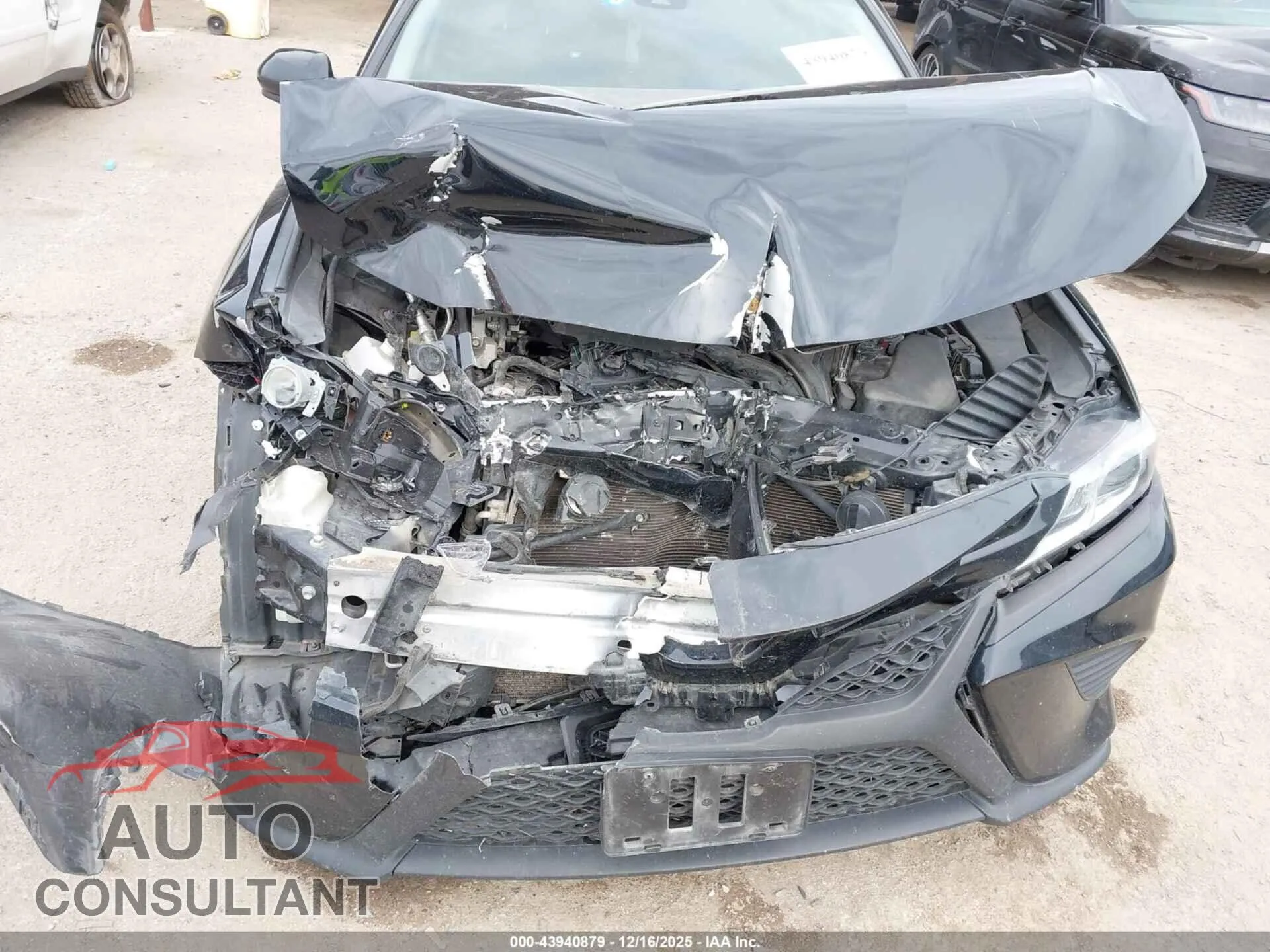 2019 TOYOTA CAMRY Damaged VIN 4T1B11HK2KU701423 – engine bay