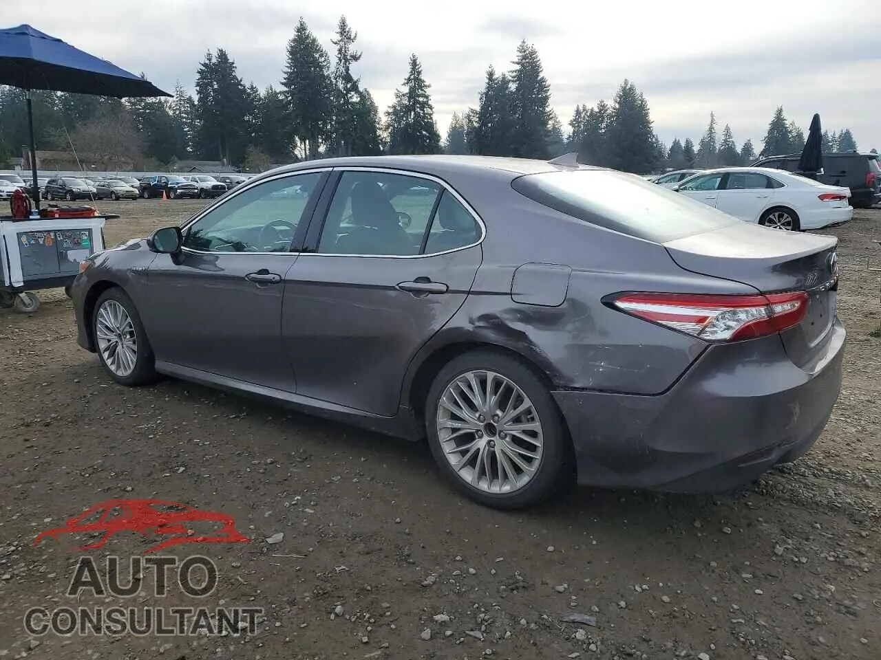 2018 TOYOTA CAMRY Damaged VIN 4T1B21HKXJU503037 – rear exterior