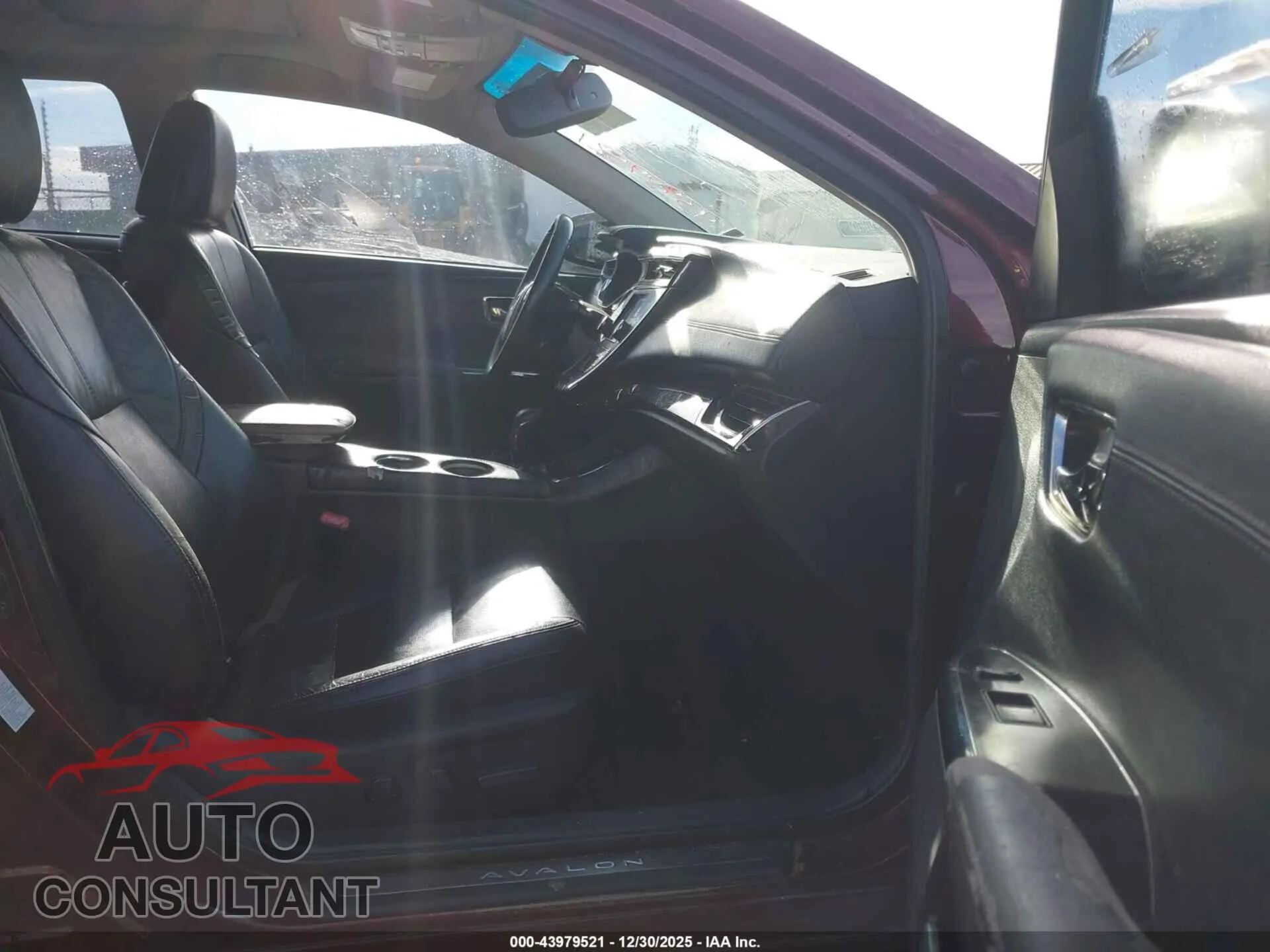 2014 TOYOTA AVALON HYBRID Damaged VIN 4T1BD1EB2EU032439 – interior seats