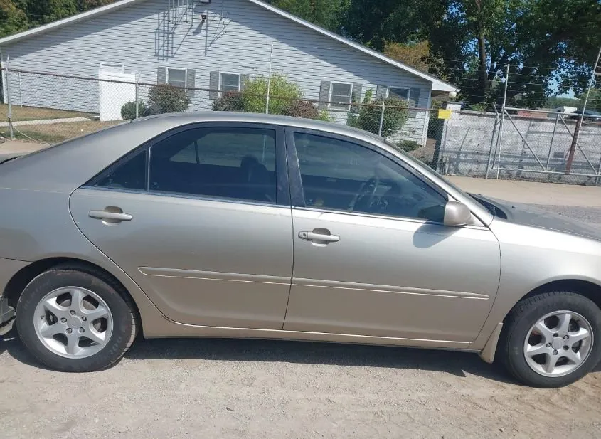 2002 TOYOTA Camry Used VIN 4T1BE32K22U545537 – photo 15