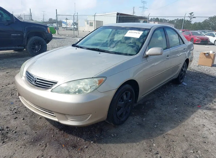 2005 TOYOTA Camry Used VIN 4T1BE32K35U060490 – dashboard