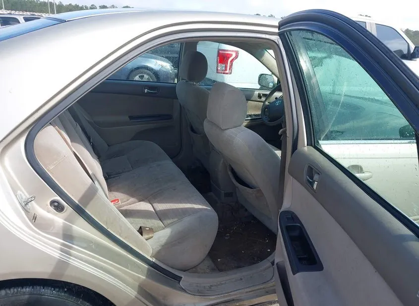 2005 TOYOTA Camry Used VIN 4T1BE32K35U060490 – undercarriage