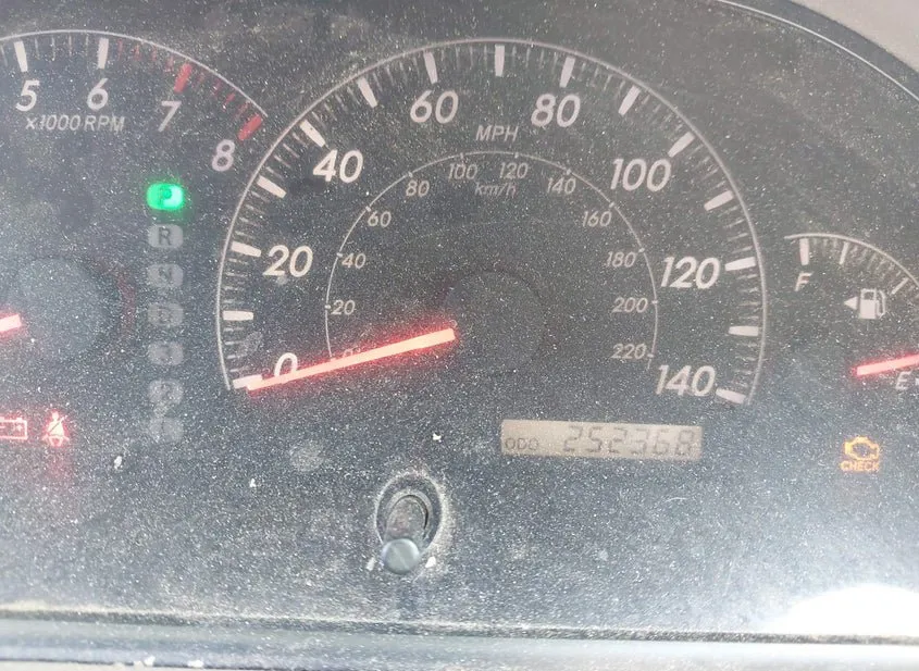 2005 TOYOTA Camry Used VIN 4T1BE32K35U060490 – trunk area