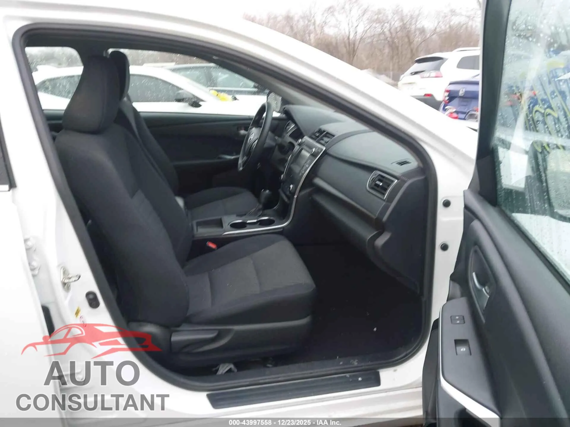 2017 TOYOTA CAMRY Damaged VIN 4T1BF1FK1HU670968 – interior seats