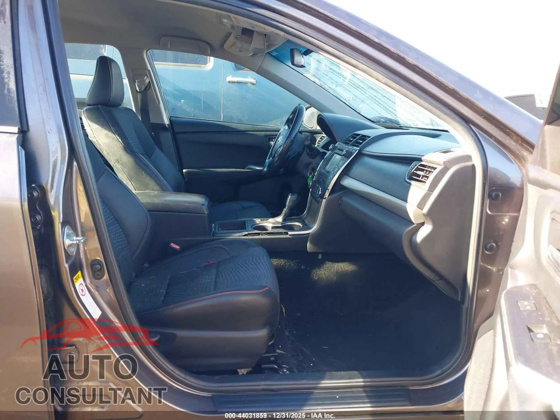 2015 TOYOTA CAMRY Damaged VIN 4T1BF1FK9FU957455 – interior seats