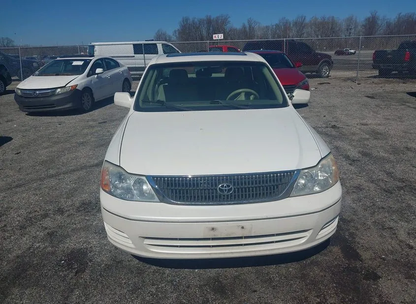 2000 TOYOTA Avalon Used VIN 4T1BF28B2YU002423 – undercarriage