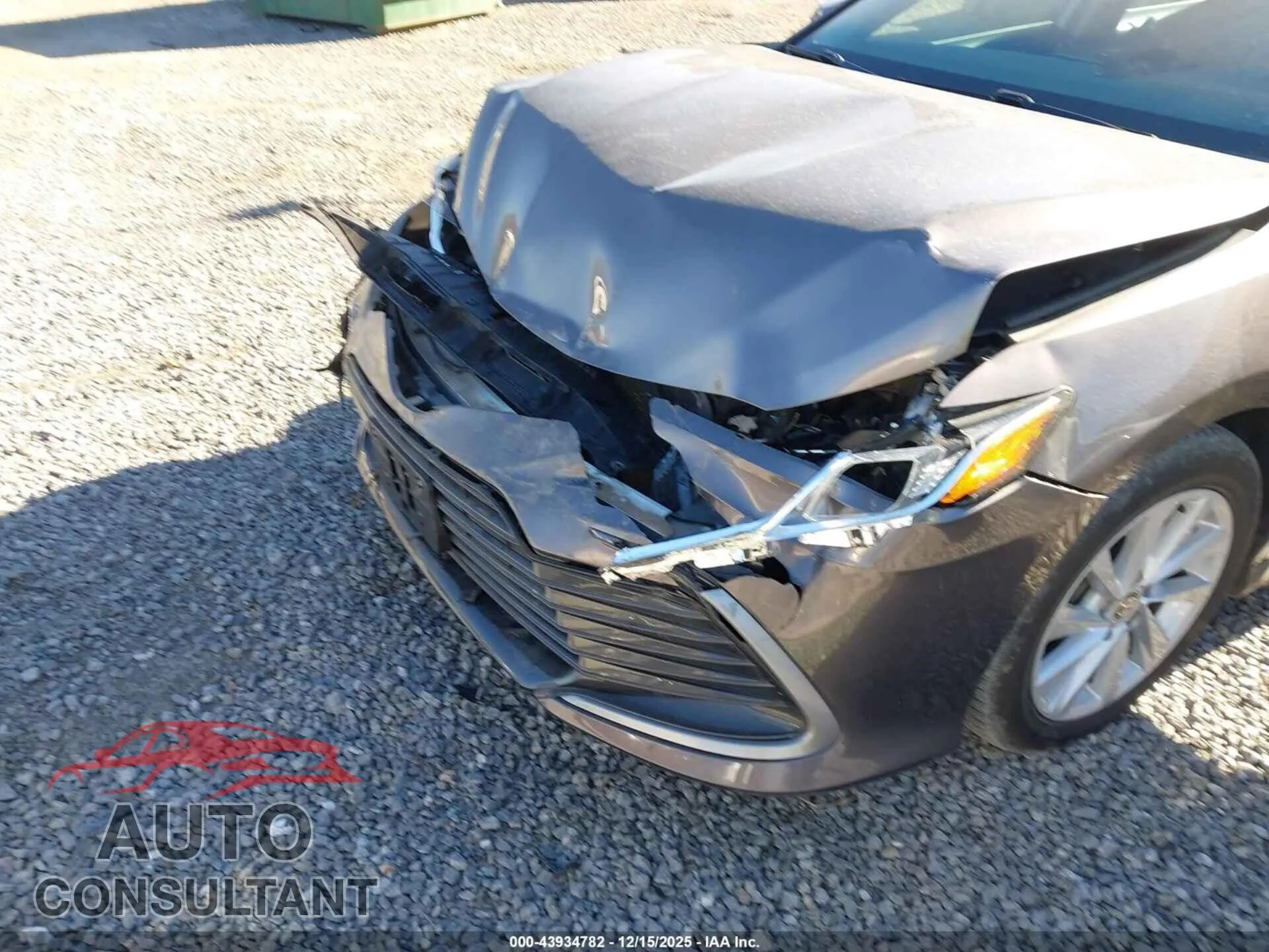 2022 TOYOTA CAMRY Damaged VIN 4T1C11AK2NU674453 – engine bay