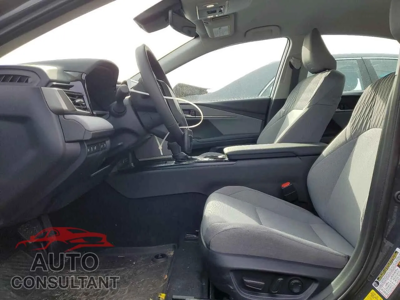 2025 TOYOTA CAMRY Damaged VIN 4T1DAACK3SU632032 – exterior detail