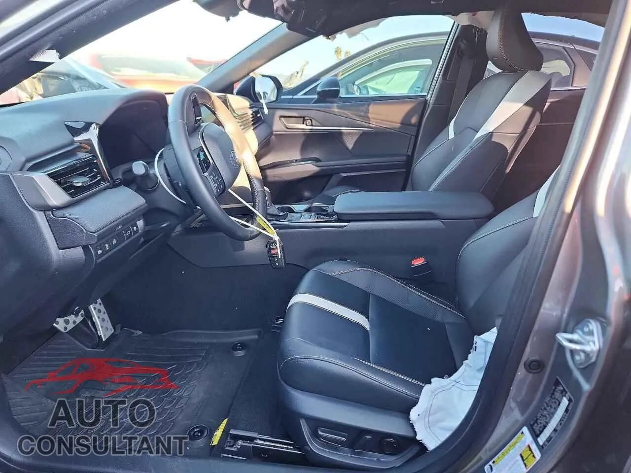 2025 TOYOTA CAMRY Damaged VIN 4T1DAACK6SU587040 – exterior detail