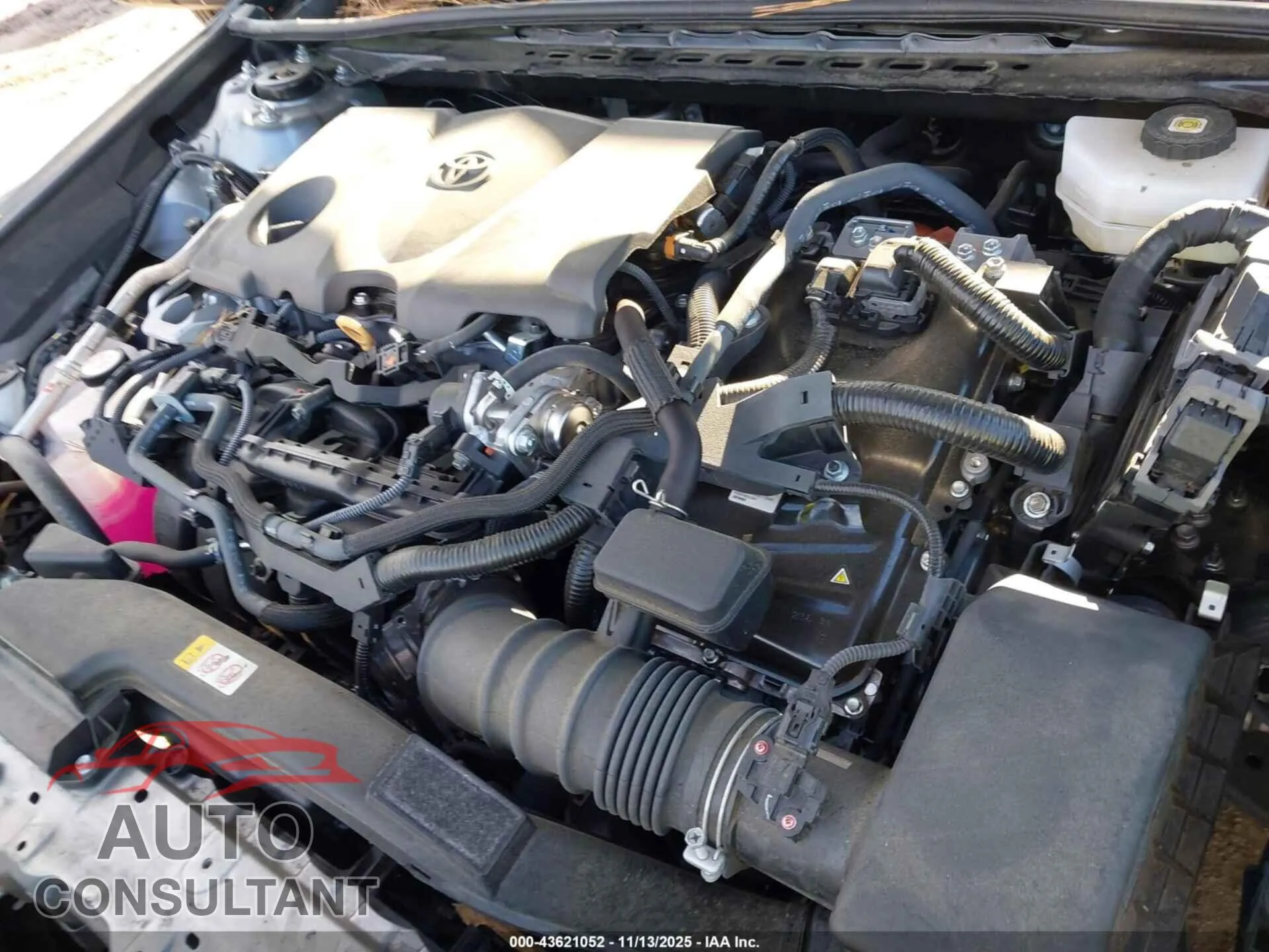 2025 TOYOTA CAMRY Damaged VIN 4T1DBADK0SU512104 – odometer reading