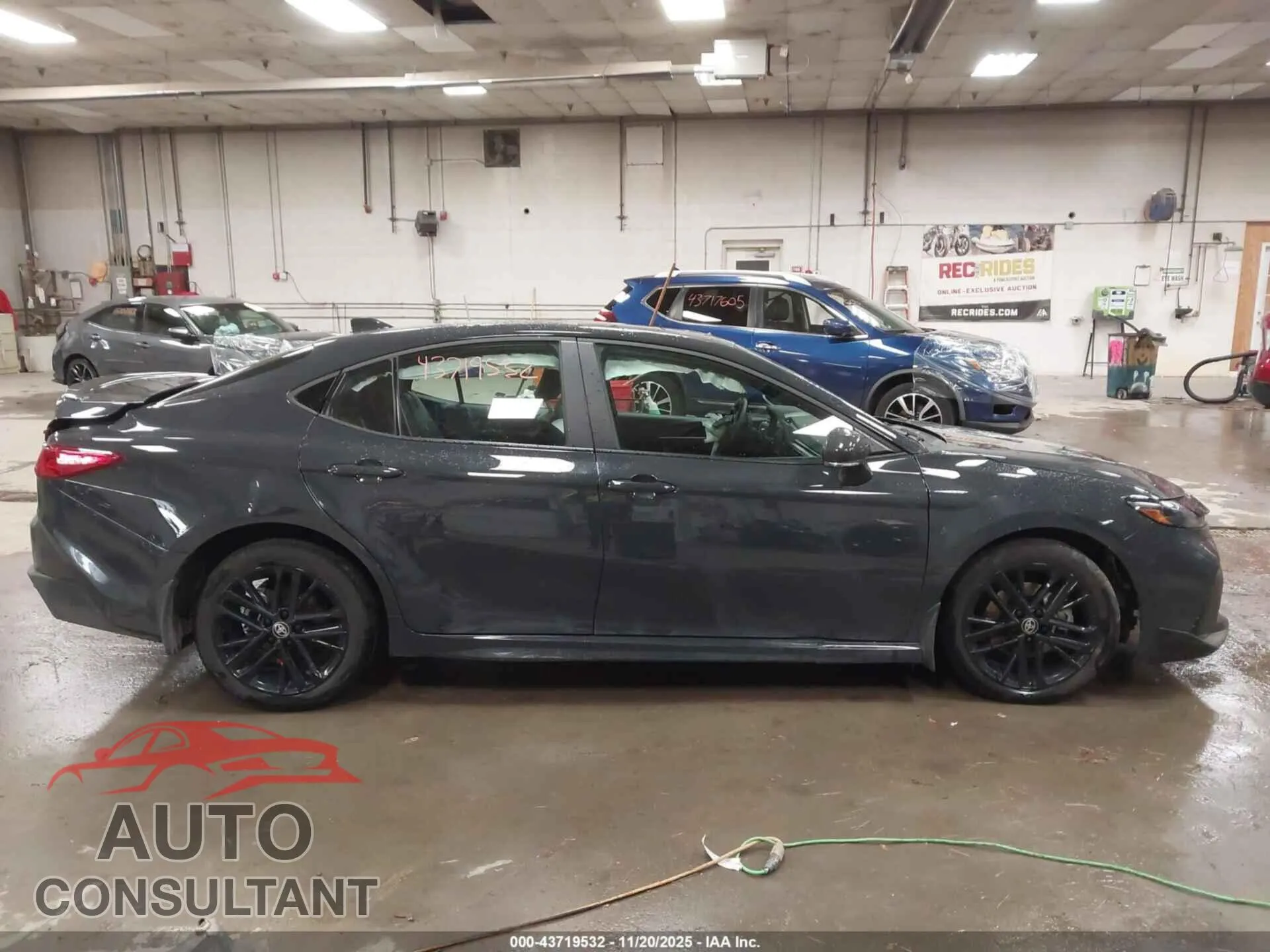 2025 TOYOTA CAMRY Damaged VIN 4T1DBADK7SU526548 – photo 13