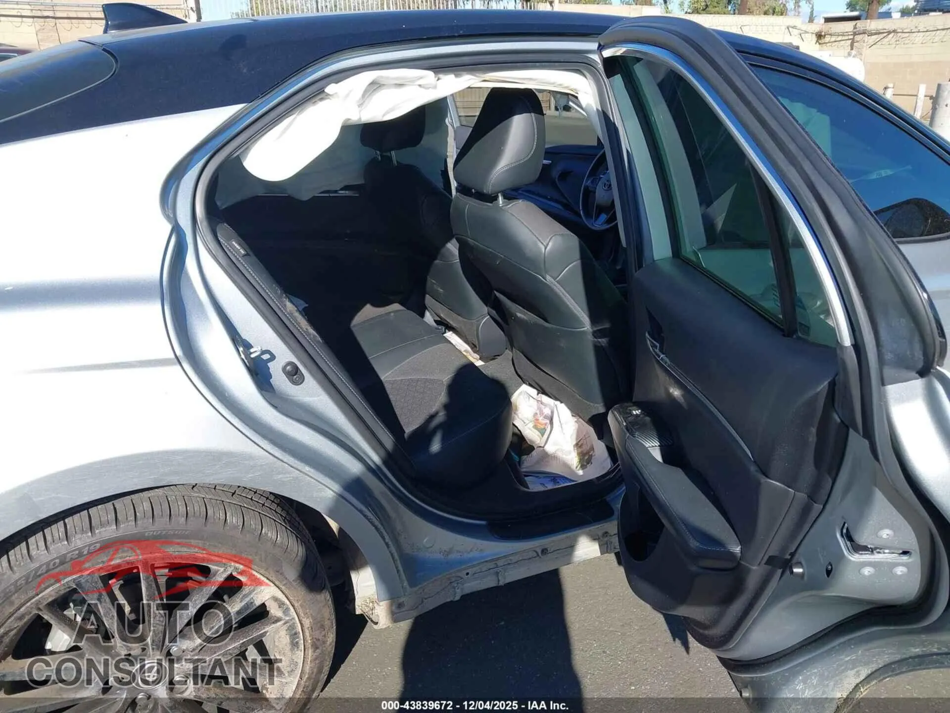 2022 TOYOTA CAMRY Damaged VIN 4T1KZ1AKXNU068144 – undercarriage