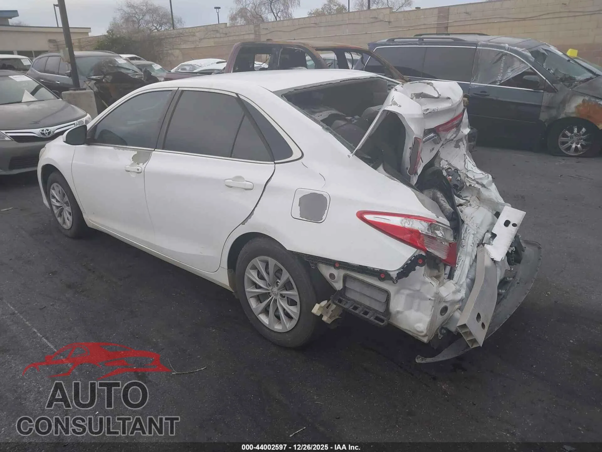 2015 TOYOTA CAMRY Damaged VIN 4T4BF1FK3FR504700 – side profile