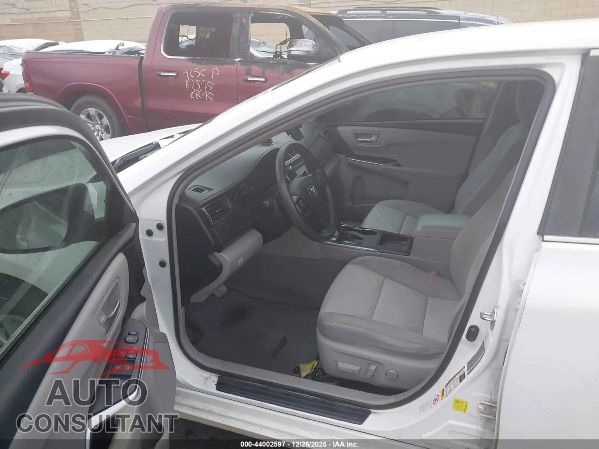 2015 TOYOTA CAMRY Damaged VIN 4T4BF1FK3FR504700 – interior seats