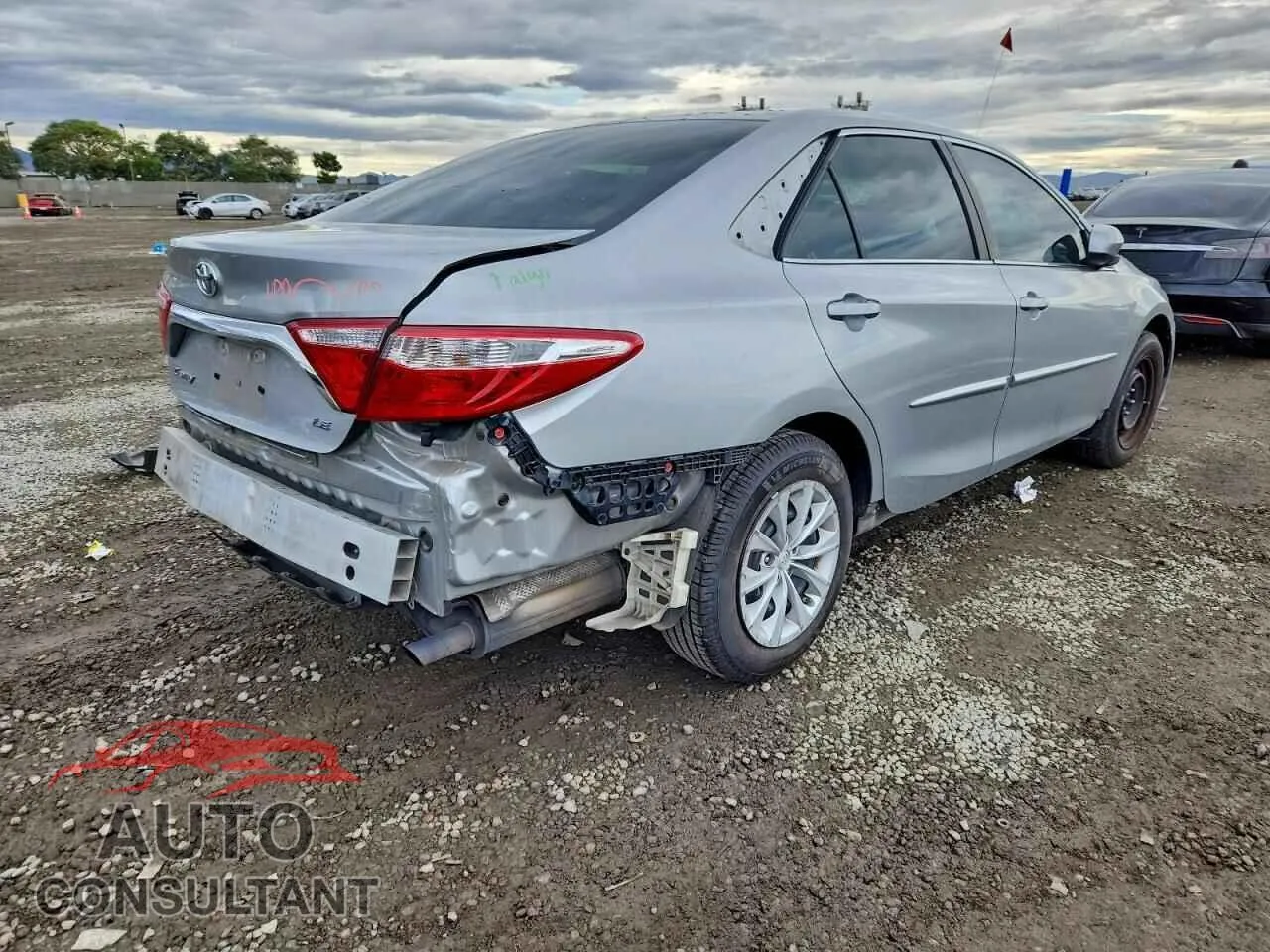 2015 TOYOTA CAMRY Damaged VIN 4T4BF1FK3FR508228 – side profile