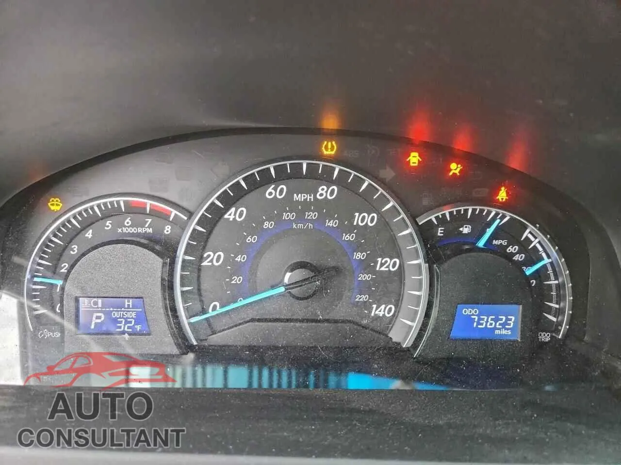 2014 TOYOTA CAMRY Damaged VIN 4T4BF1FKXER348220 – trunk area