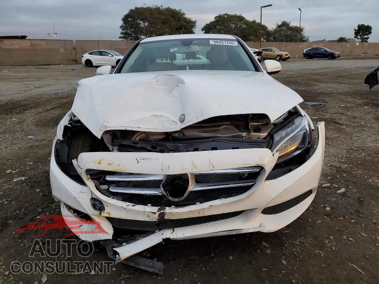 2015 MERCEDES-BENZ C-CLASS Damaged VIN 55SWF4JB3FU057639 – interior seats 2015 MERCEDES-BENZ C-CLASS Damaged VIN 55SWF4JB3FU057639 – interior seats