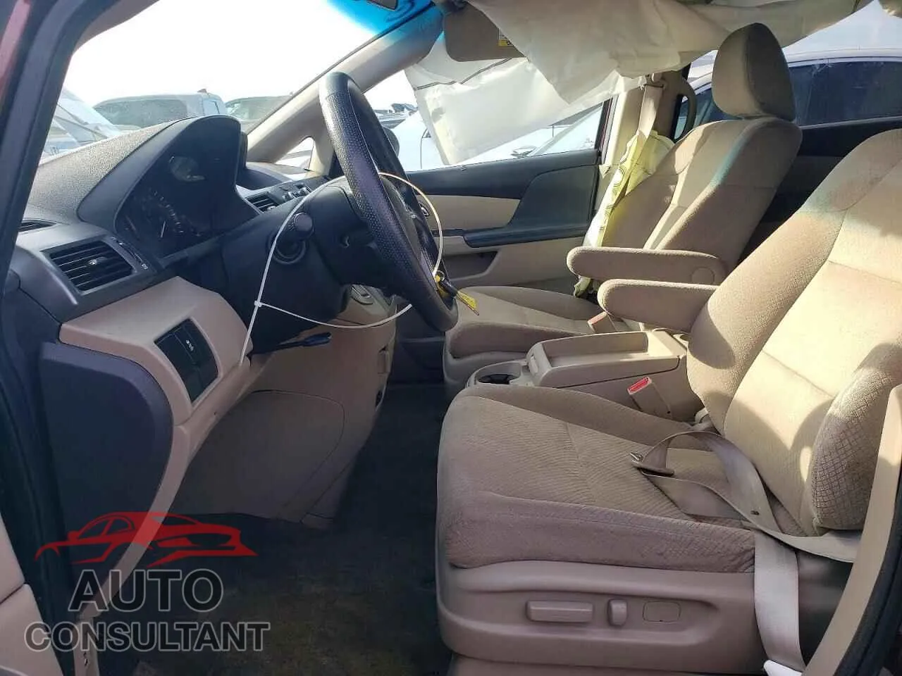 2014 HONDA All Models Damaged VIN 5FNRL5H28EB111793 – exterior detail 2014 HONDA All Models Damaged VIN 5FNRL5H28EB111793 – exterior detail