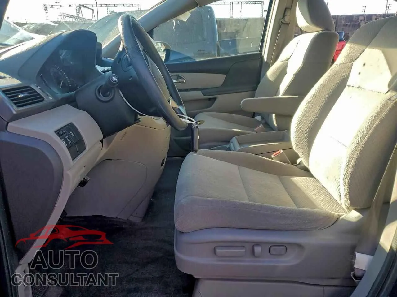2014 HONDA All Models Damaged VIN 5FNRL5H42EB042343 – exterior detail 2014 HONDA All Models Damaged VIN 5FNRL5H42EB042343 – exterior detail