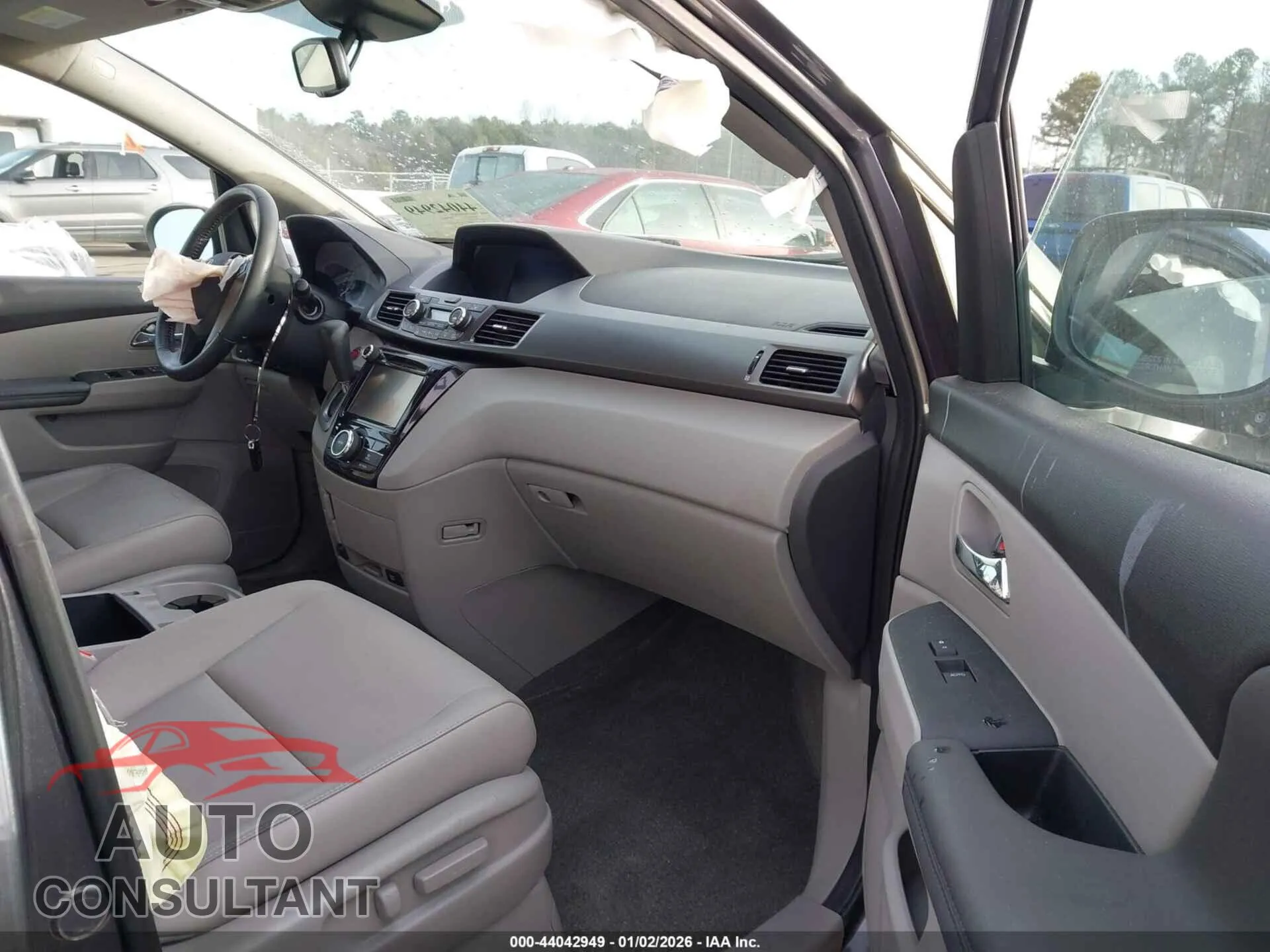 2015 HONDA ODYSSEY Damaged VIN 5FNRL5H6XFB061628 – interior seats