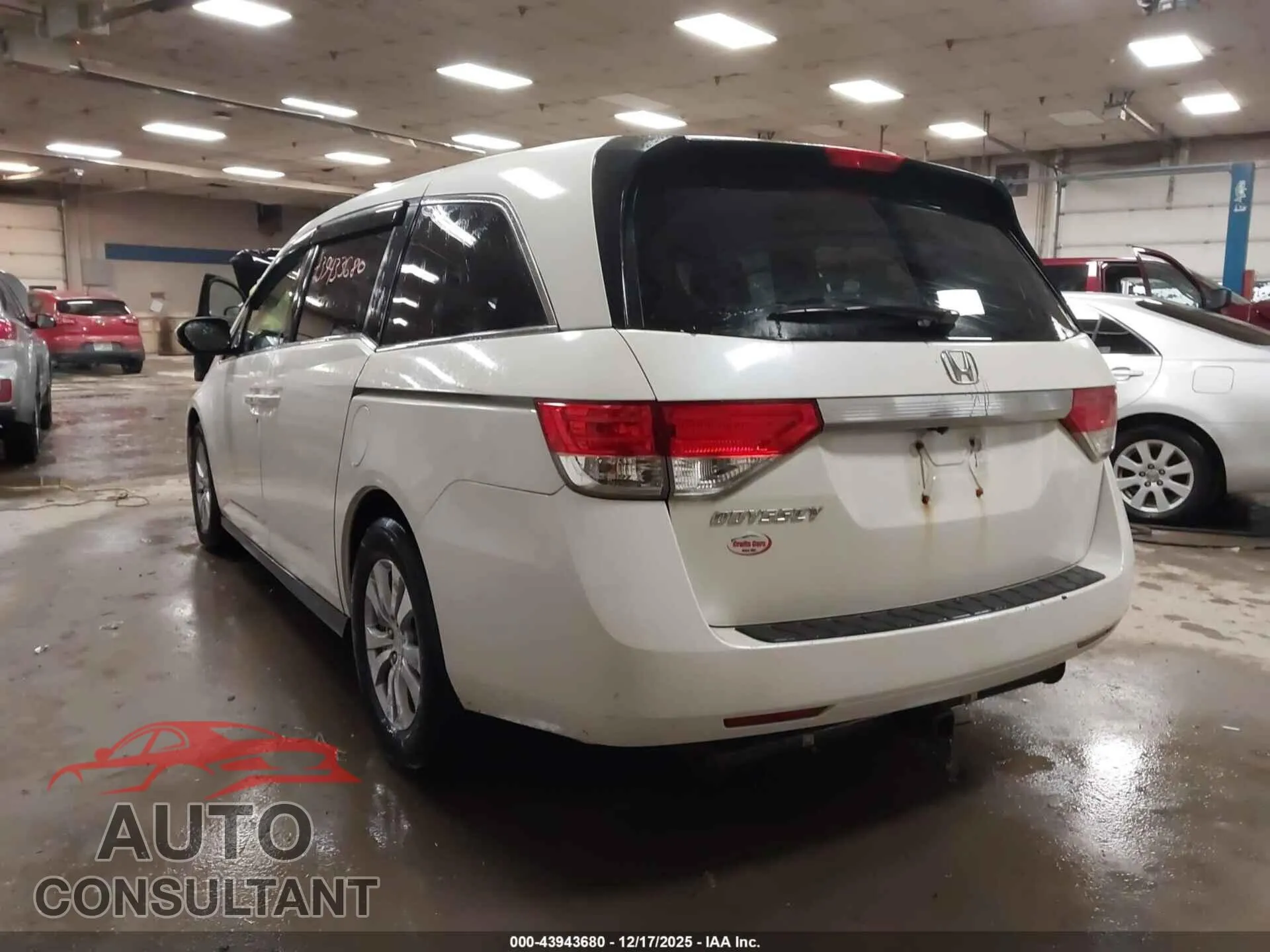 2015 HONDA ODYSSEY Damaged VIN 5FNRL5H6XFB068370 – side profile
