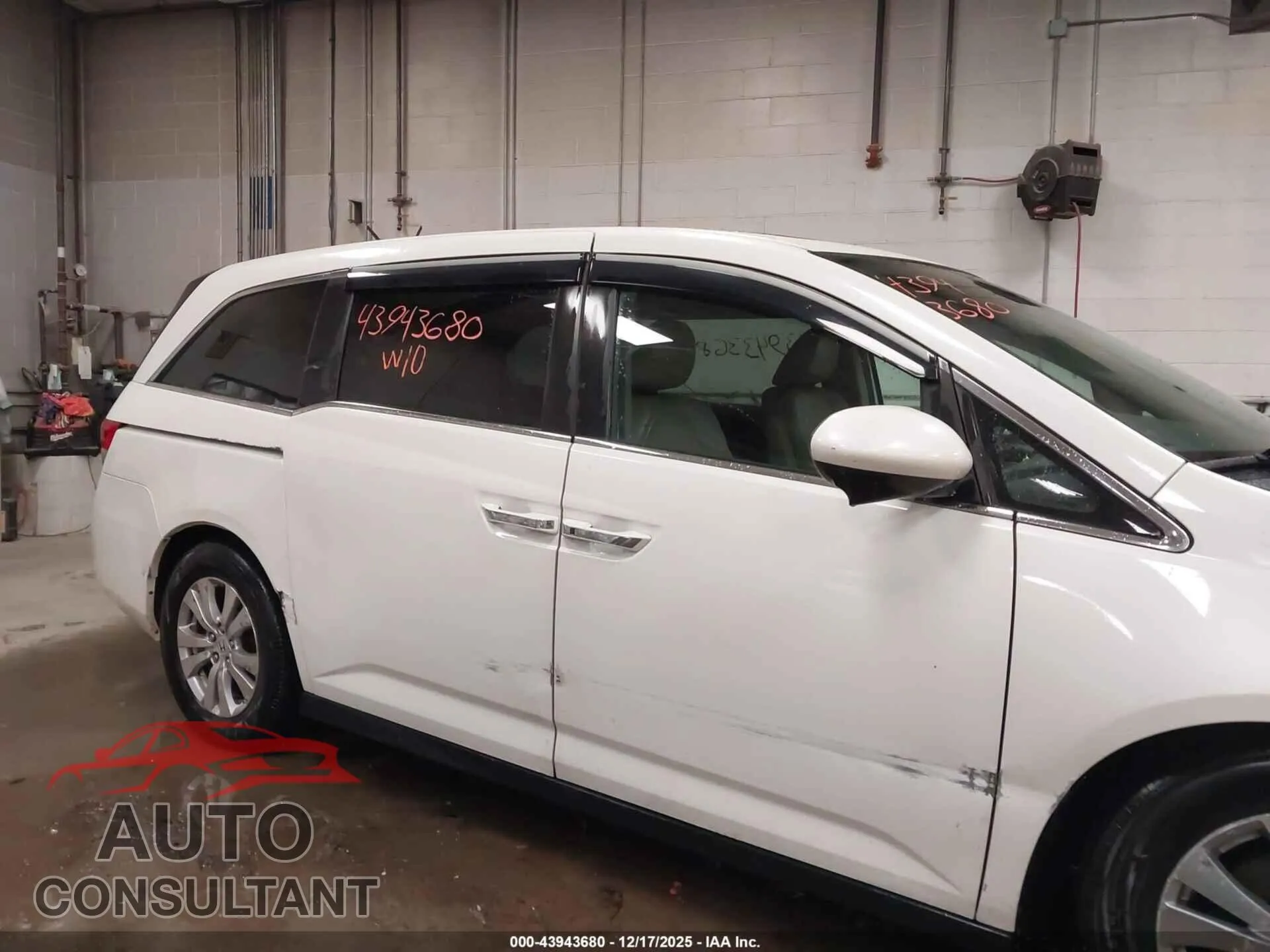 2015 HONDA ODYSSEY Damaged VIN 5FNRL5H6XFB068370 – engine bay
