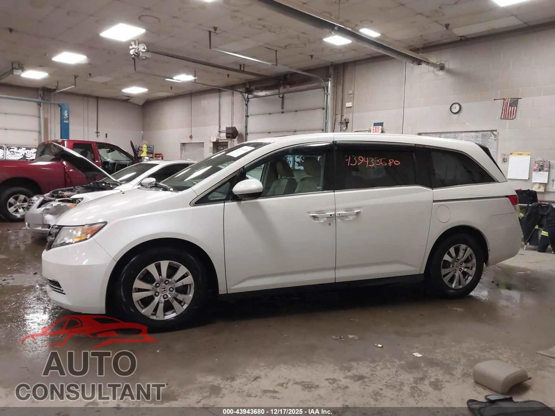 2015 HONDA ODYSSEY Damaged VIN 5FNRL5H6XFB068370 – photo 14