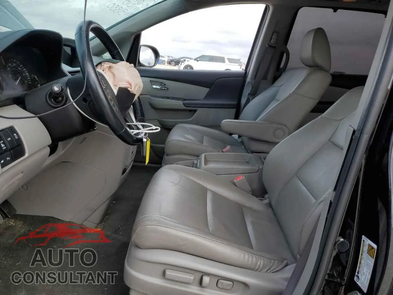 2016 HONDA ODYSSEY Damaged VIN 5FNRL5H99GB073880 – exterior detail
