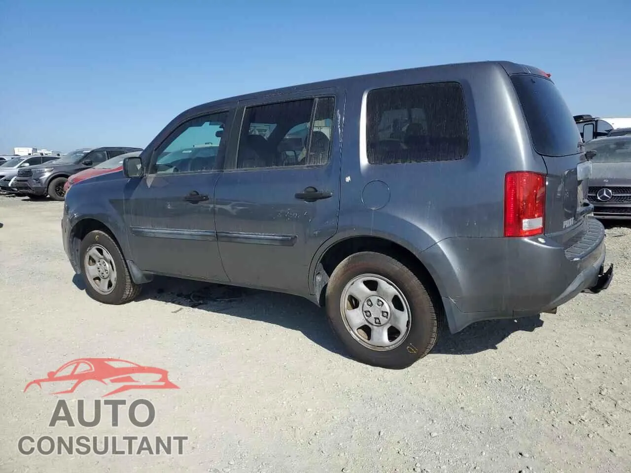 2013 HONDA PILOT Damaged VIN 5FNYF3H29DB026158 – rear exterior 2013 HONDA PILOT Damaged VIN 5FNYF3H29DB026158 – rear exterior
