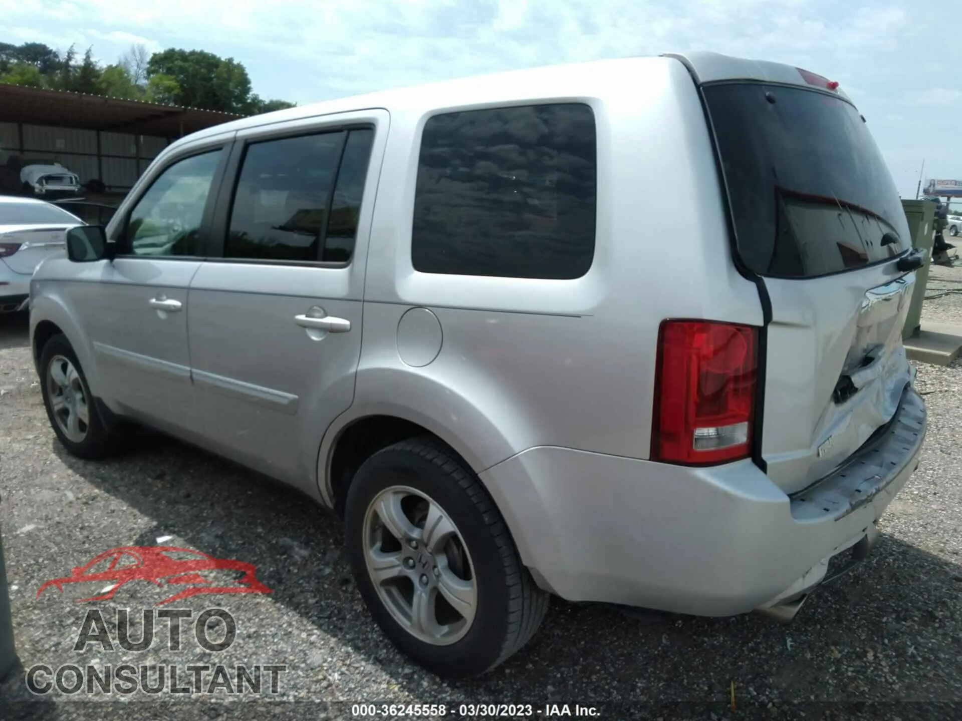 2014 HONDA PILOT Damaged VIN 5FNYF3H55EB004587 – side profile