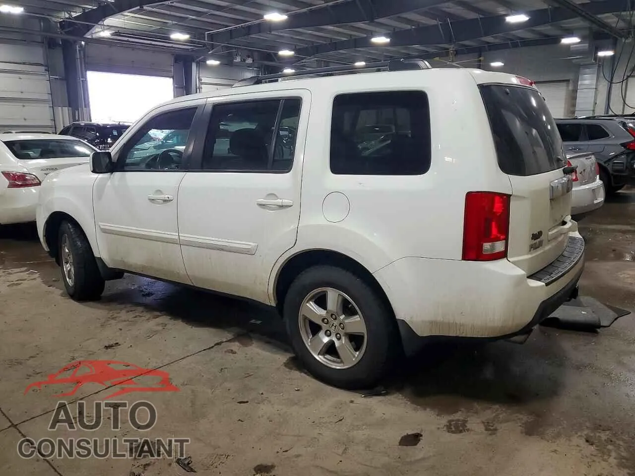 2009 HONDA PILOT Damaged VIN 5FNYF48529B035064 – rear exterior
