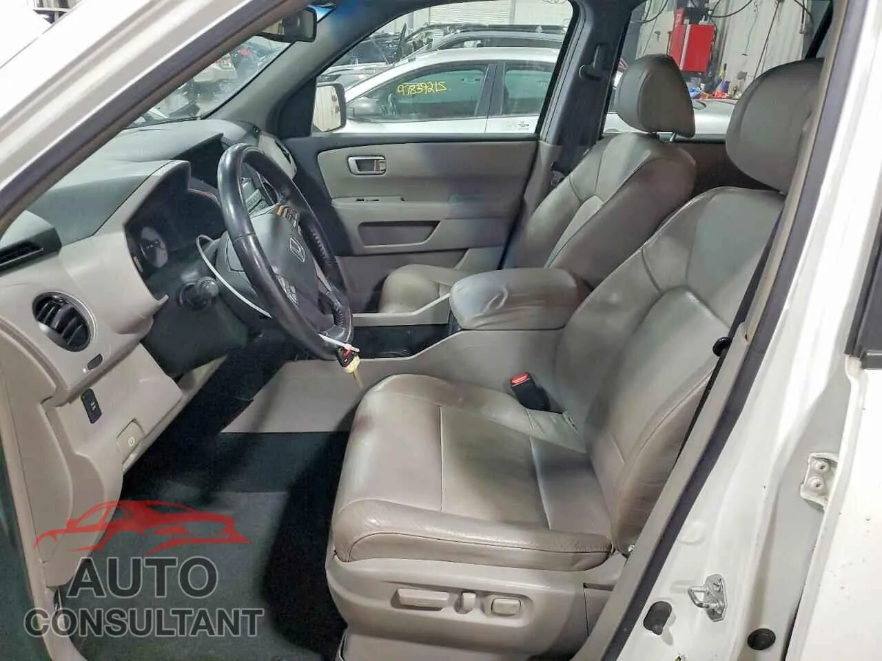 2009 HONDA PILOT Damaged VIN 5FNYF48529B035064 – exterior detail