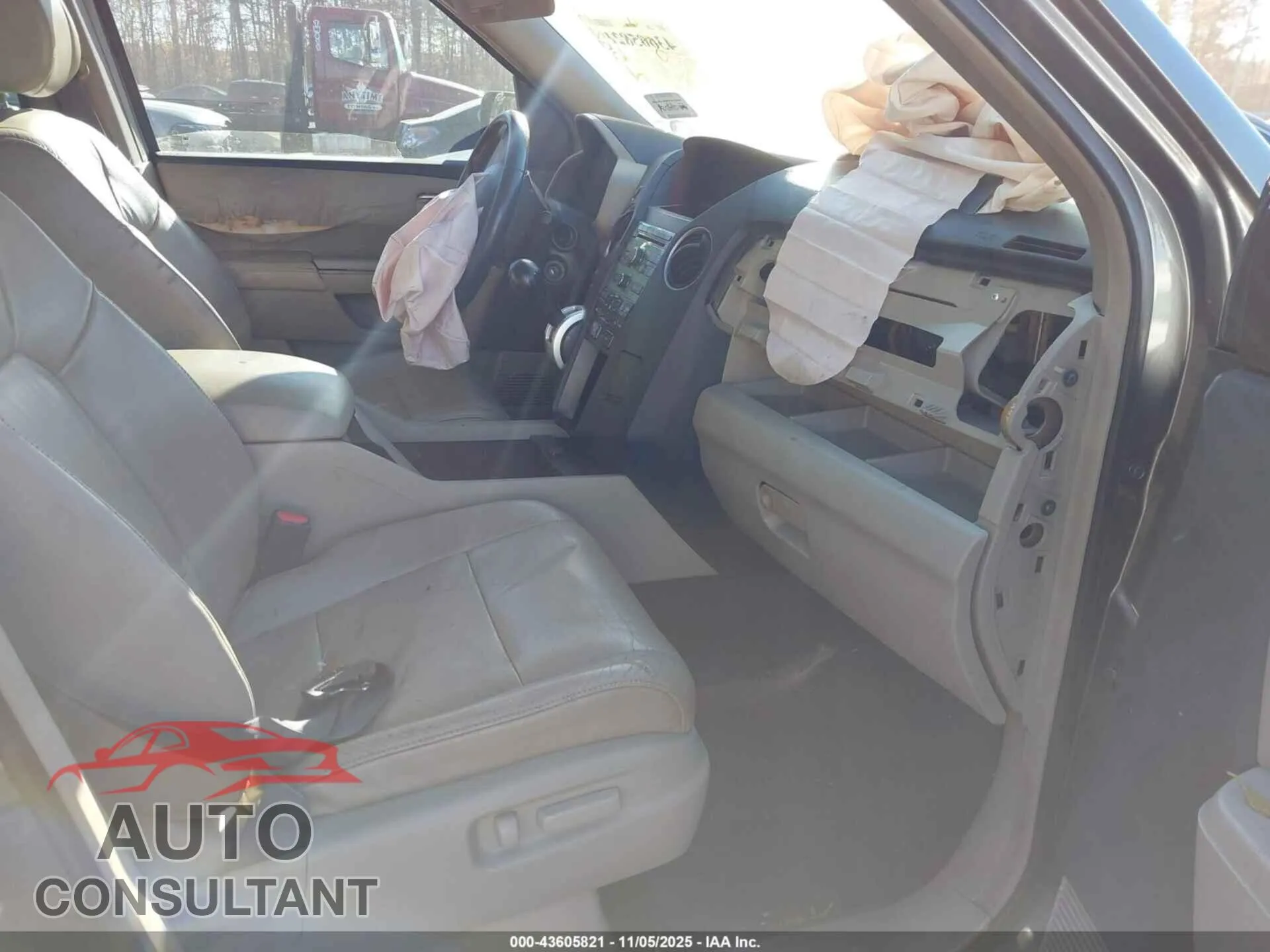 2009 HONDA PILOT Damaged VIN 5FNYF48569B000981 – interior seats