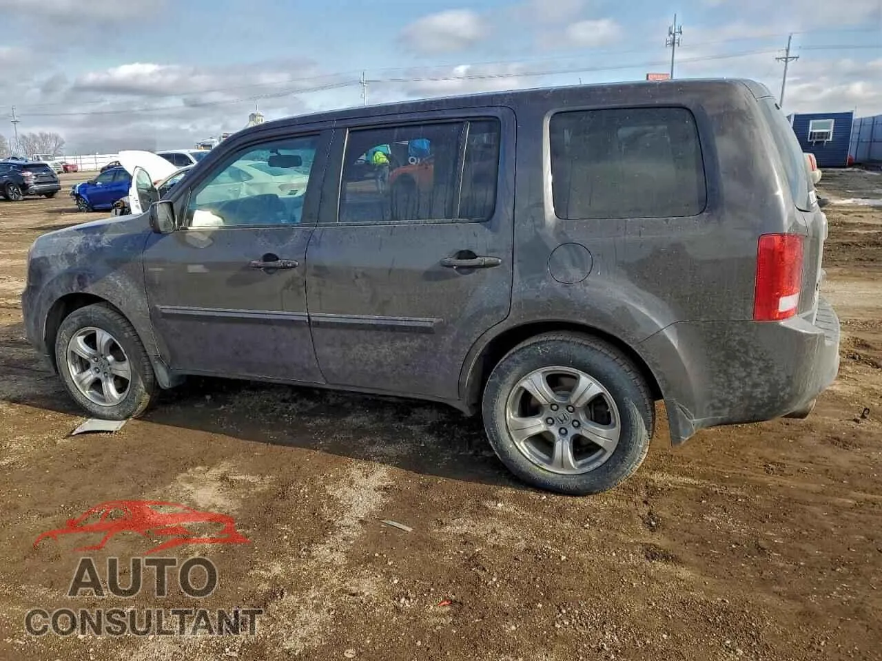 2014 HONDA PILOT Damaged VIN 5FNYF4H5XEB013906 – rear exterior
