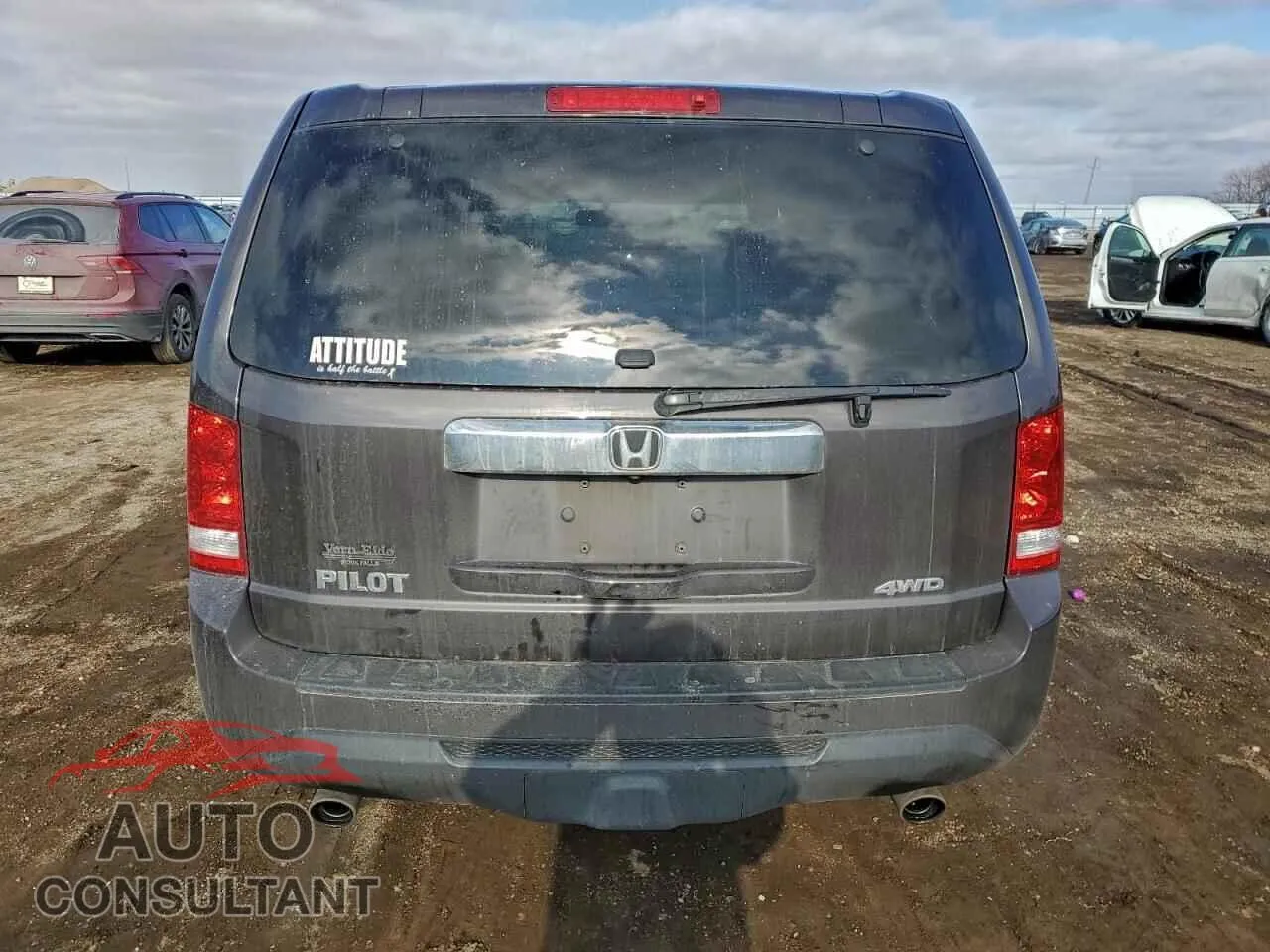 2014 HONDA PILOT Damaged VIN 5FNYF4H5XEB013906 – engine bay