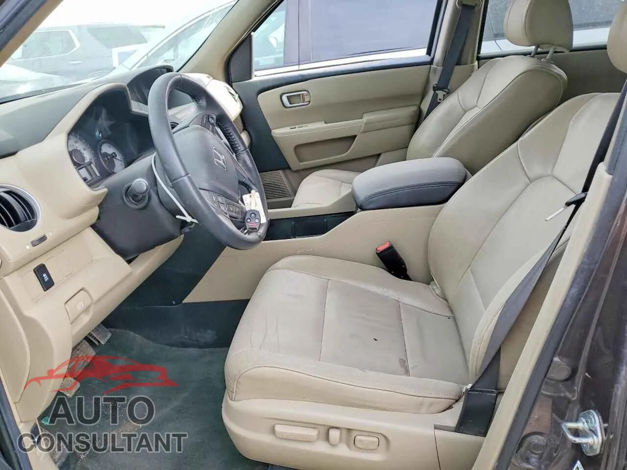 2014 HONDA PILOT Damaged VIN 5FNYF4H5XEB013906 – exterior detail