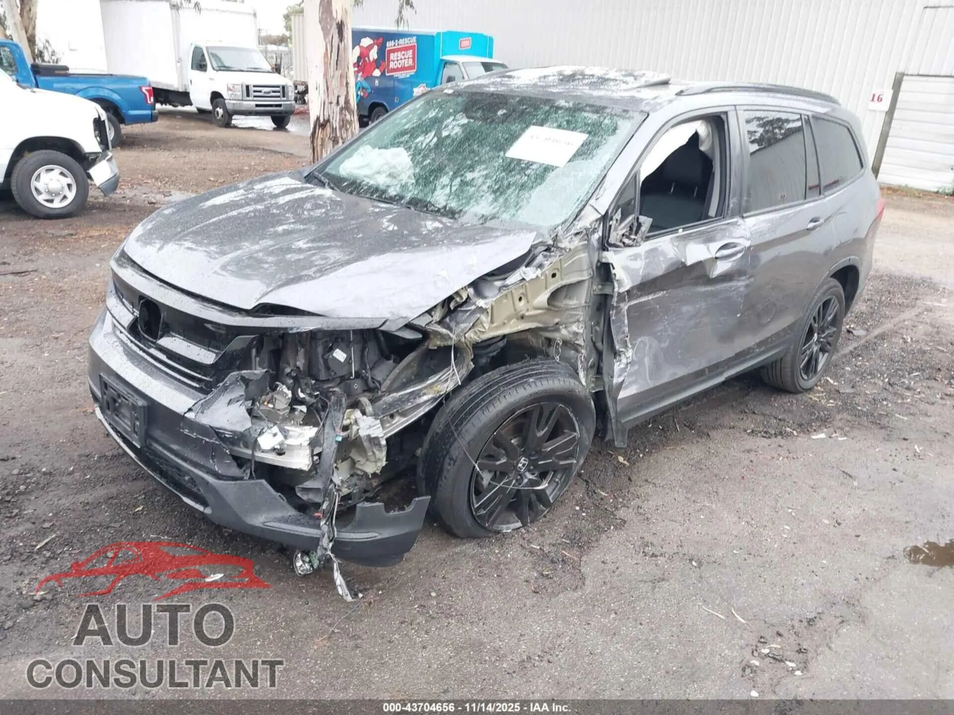 2021 HONDA PILOT Damaged VIN 5FNYF5H23MB047213 – rear exterior