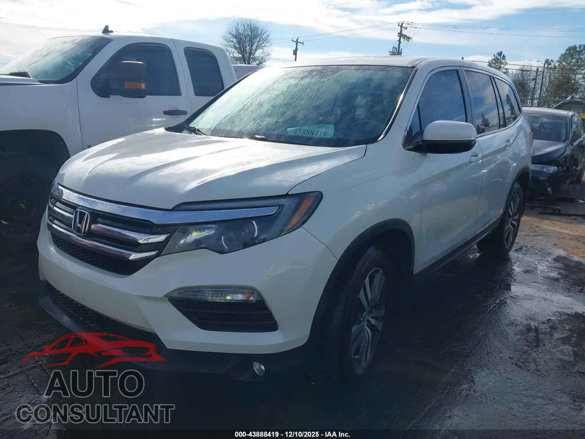 2018 HONDA PILOT Damaged VIN 5FNYF5H59JB002136 – rear exterior