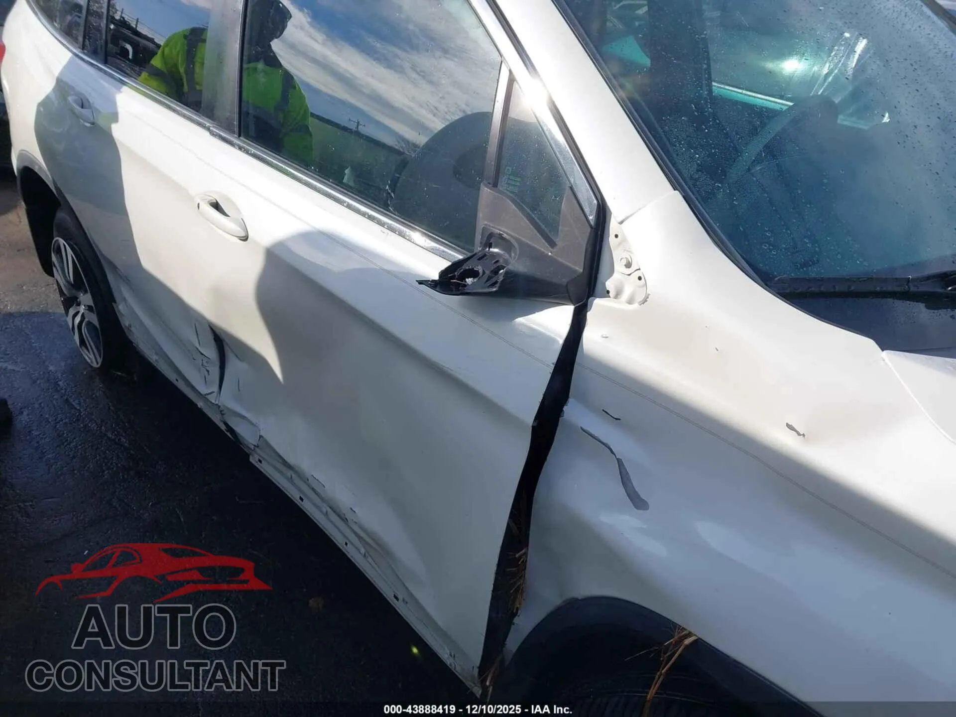 2018 HONDA PILOT Damaged VIN 5FNYF5H59JB002136 – engine bay