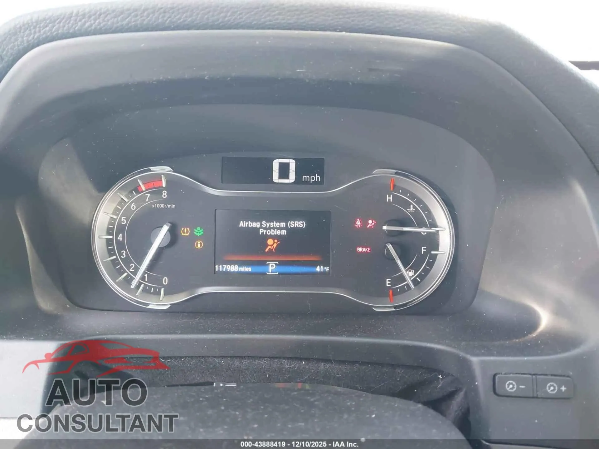 2018 HONDA PILOT Damaged VIN 5FNYF5H59JB002136 – exterior detail