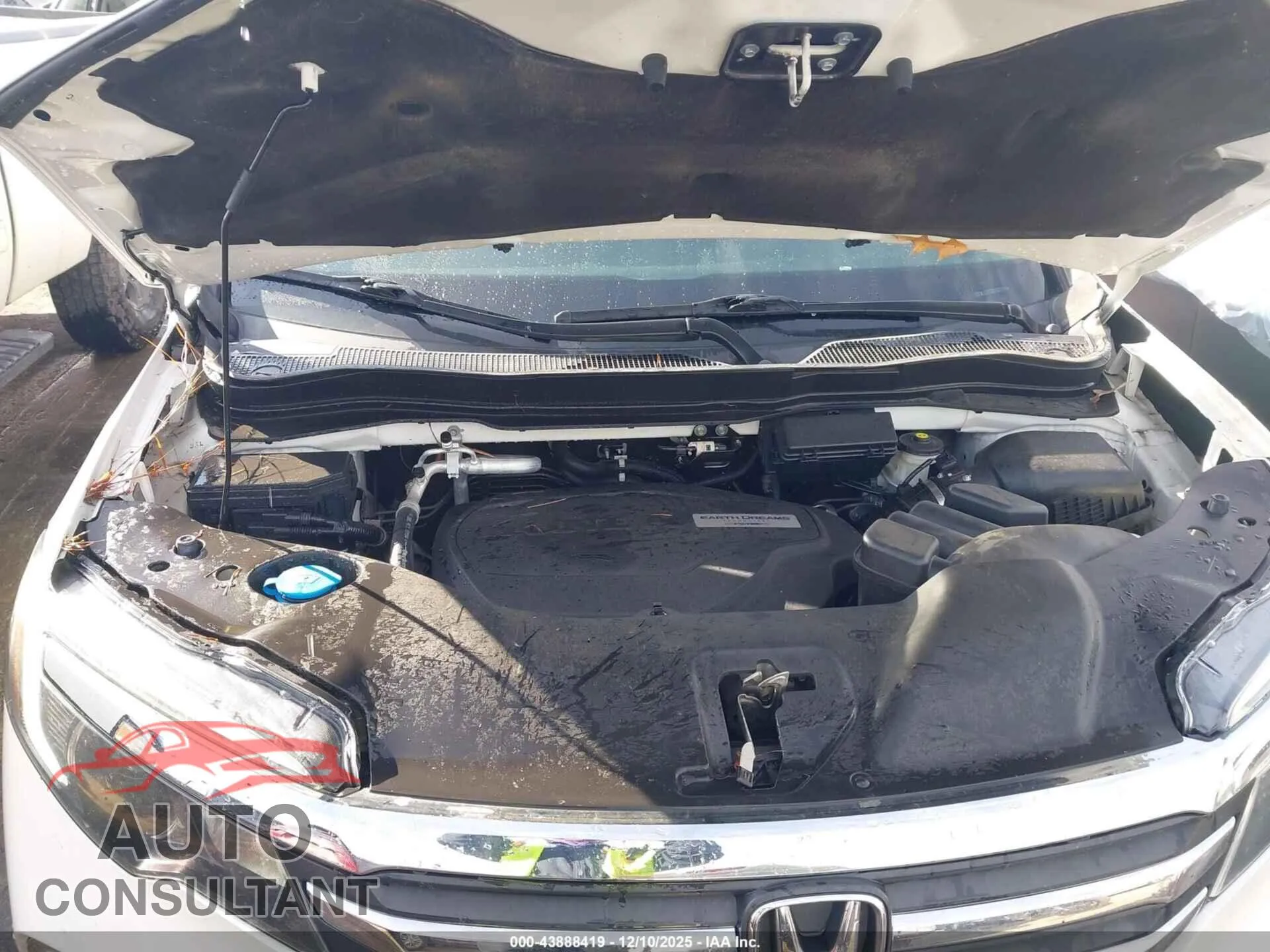 2018 HONDA PILOT Damaged VIN 5FNYF5H59JB002136 – odometer reading