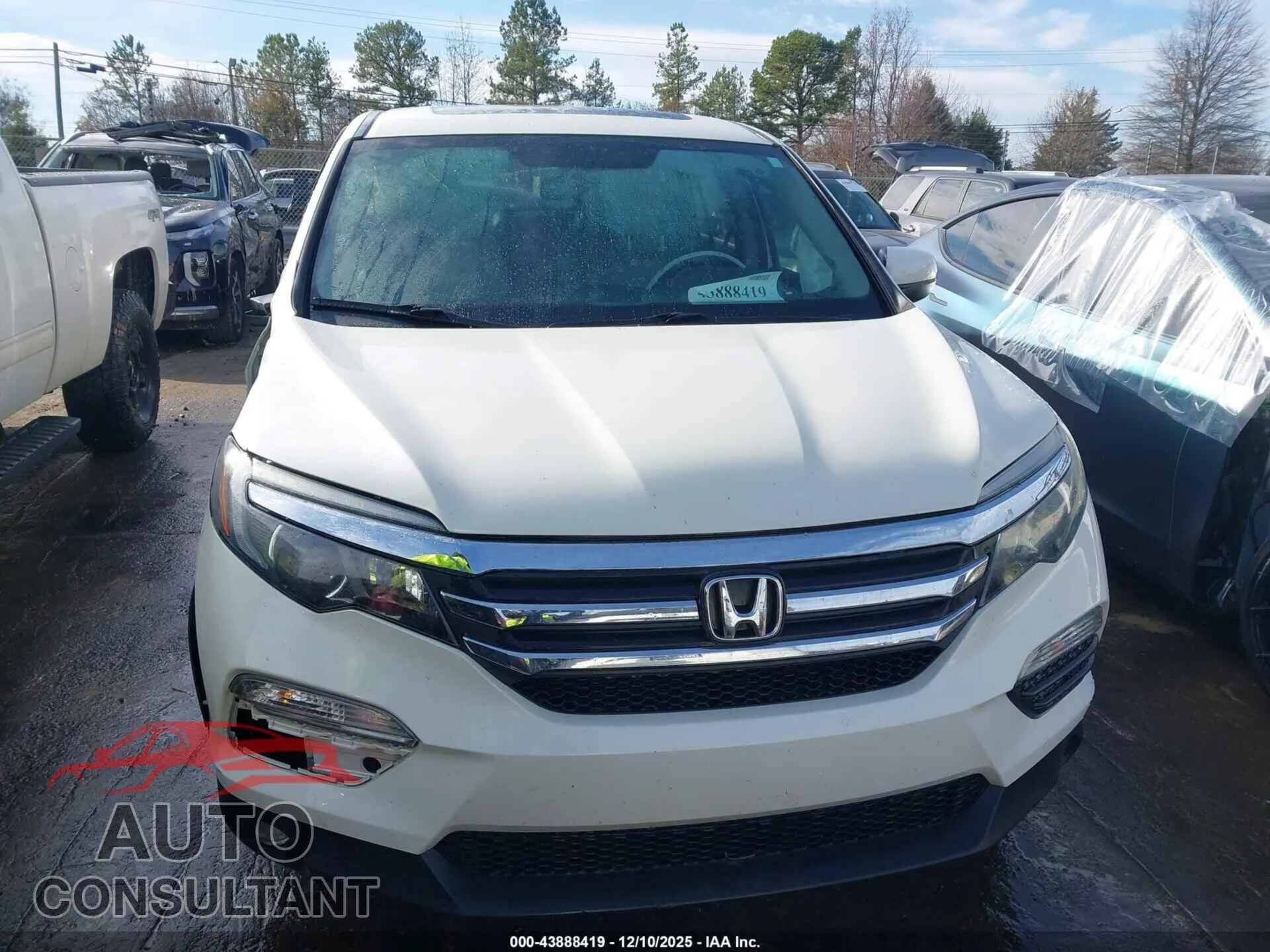 2018 HONDA PILOT Damaged VIN 5FNYF5H59JB002136 – photo 12