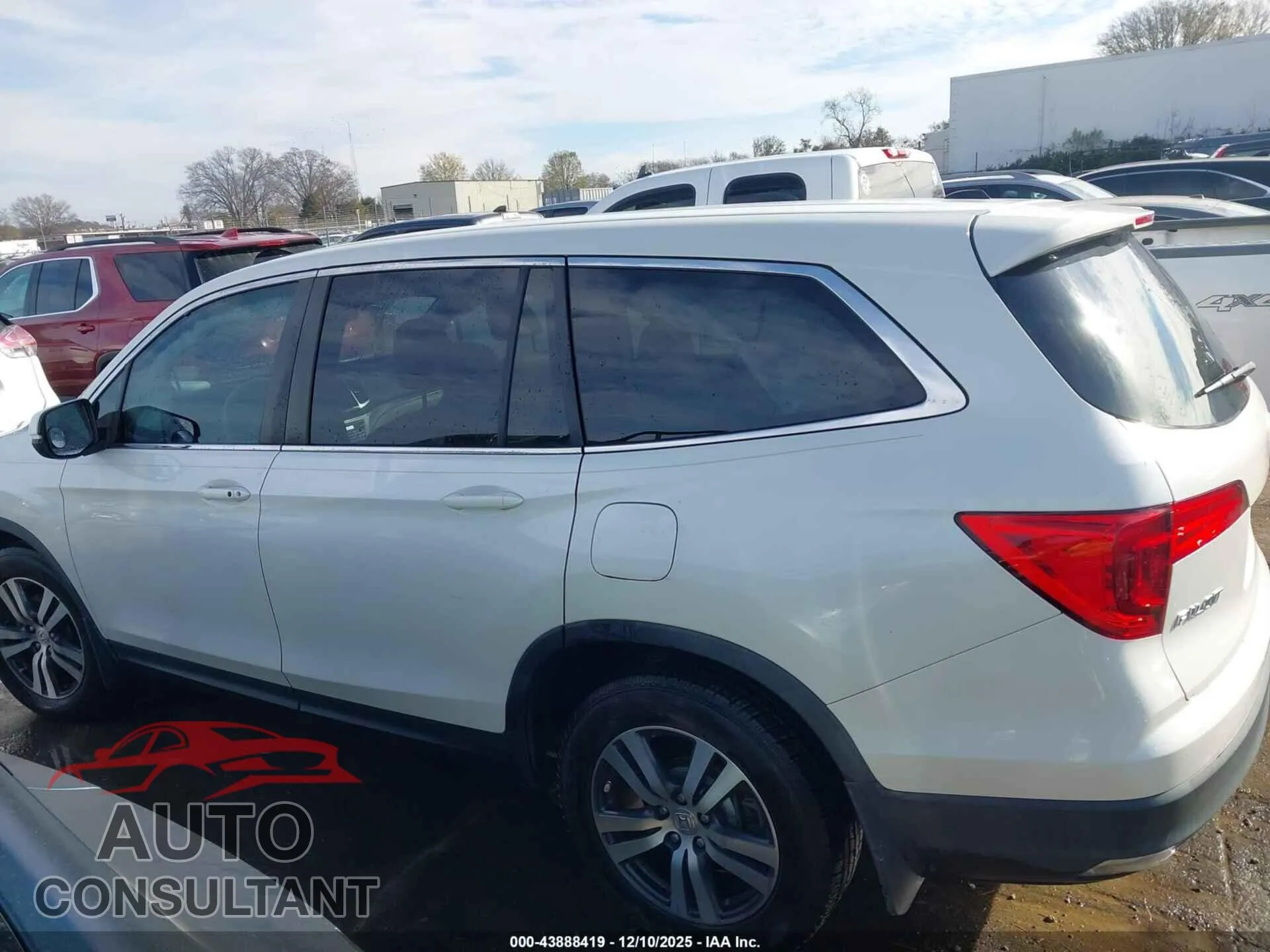 2018 HONDA PILOT Damaged VIN 5FNYF5H59JB002136 – photo 14