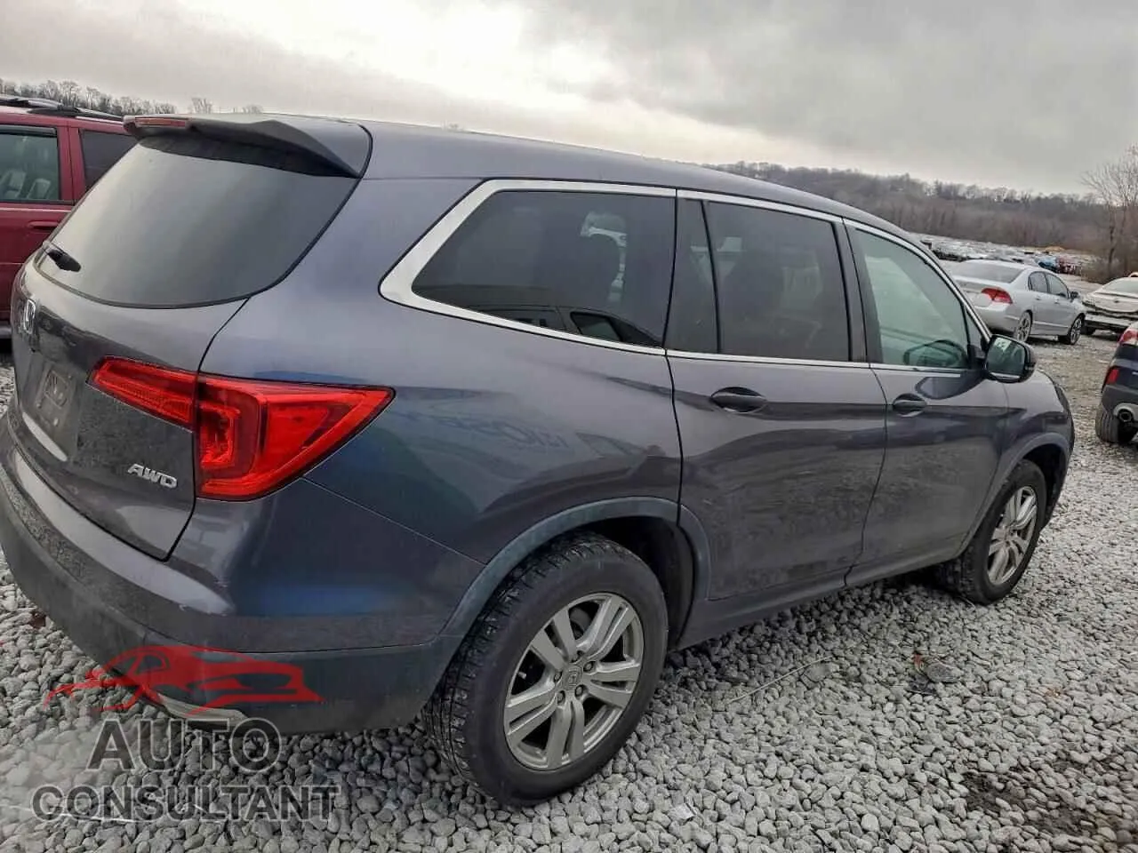 2017 HONDA PILOT Damaged VIN 5FNYF6H16HB049587 – side profile