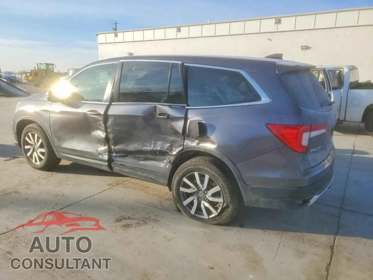2019 HONDA PILOT Damaged VIN 5FNYF6H41KB028311 – rear exterior