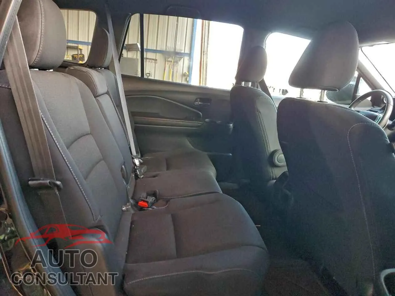 2019 HONDA PASSPORT Damaged VIN 5FNYF7H22KB008038 – odometer reading