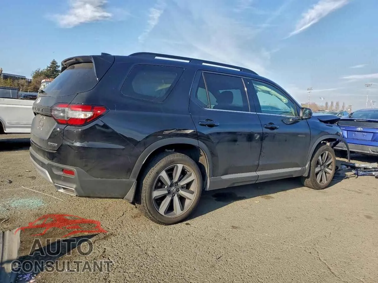 2024 HONDA PILOT Damaged VIN 5FNYG1H74RB004024 – side profile