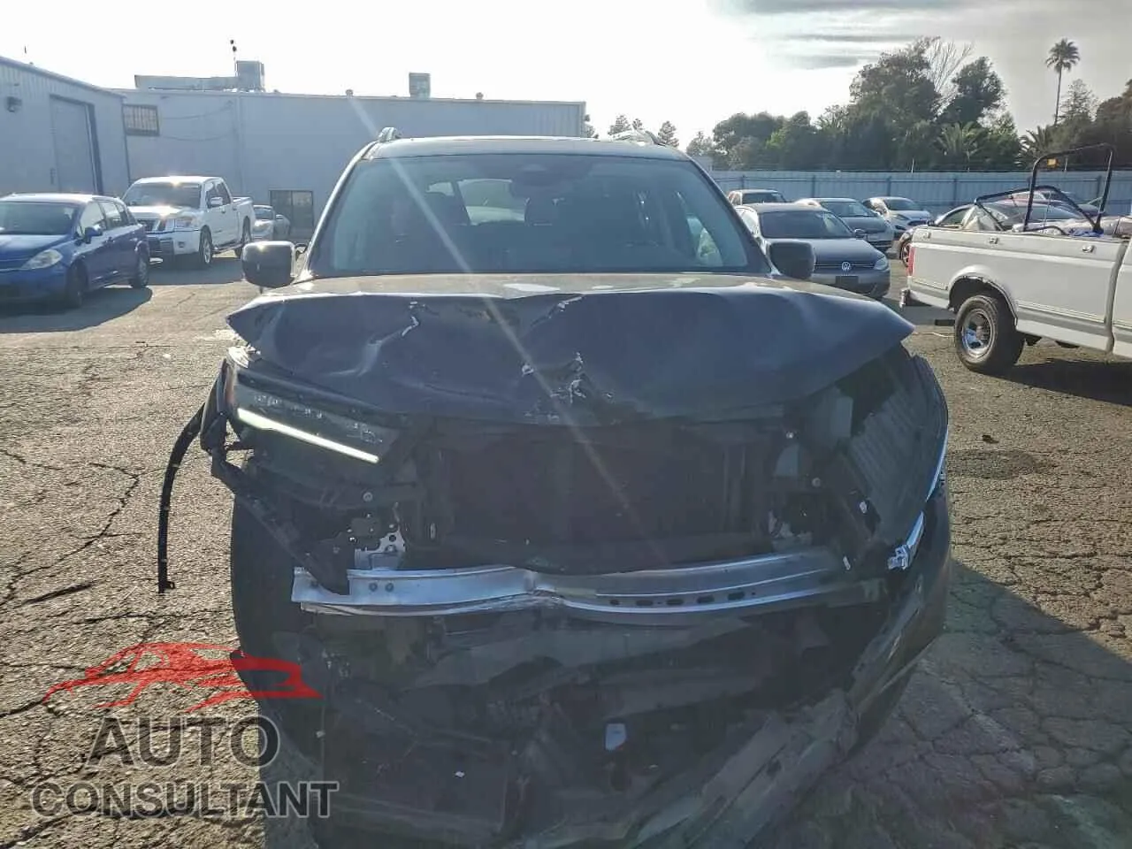 2024 HONDA PILOT Damaged VIN 5FNYG1H74RB004024 – interior seats