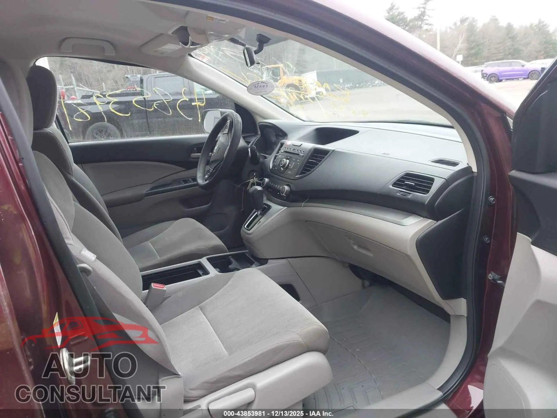 2014 HONDA CR-V Damaged VIN 5J6RM4H33EL010622 – interior seats